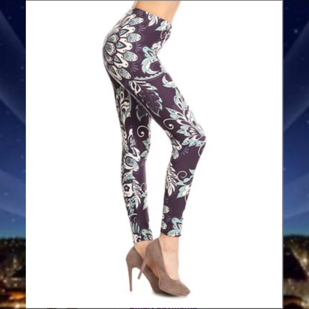 Navy and Mint Floral Leggings 🆕